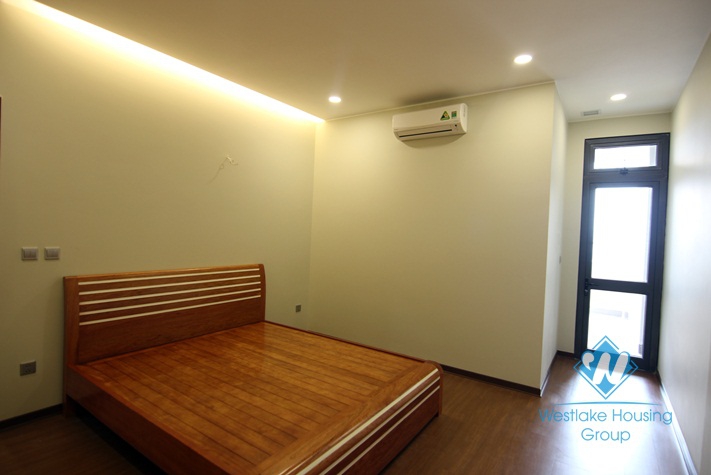 High floor apartment waiting to be furnished in Cau Giay district, Ha Noi